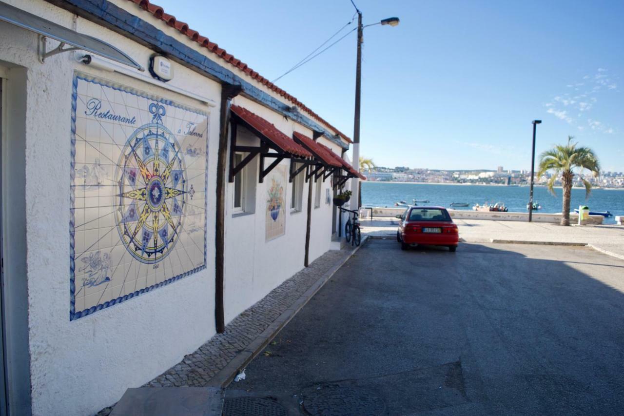 Fisherman'S House - A Boat Ride From Lisbon Villa Trafaria Exterior foto